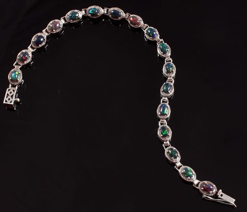 Natürlicher schwarzer opal - natürlicher,