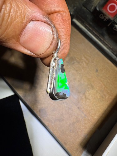 Australischer schwarzer opal - australischer,
